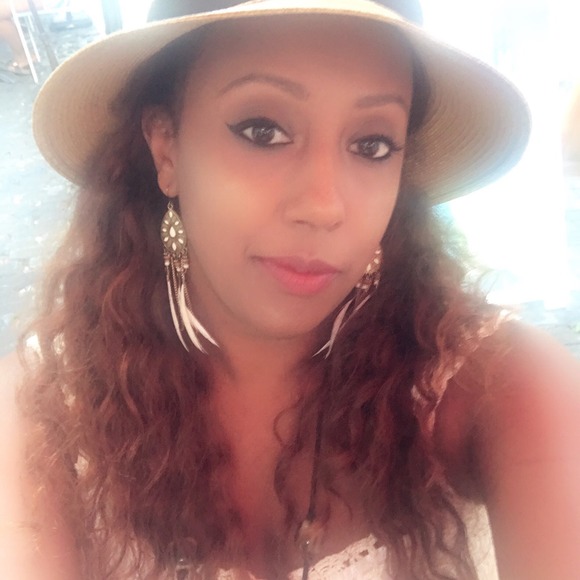 Meet your Posher, Selamawit - Picture 1 of 1